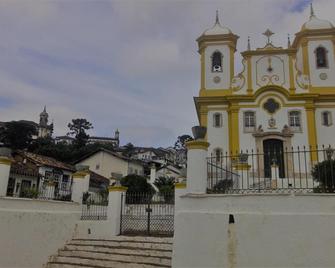 Hostel Imperial - אורו פרטו