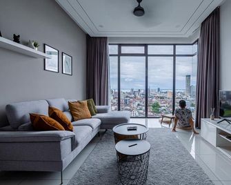 Beacon Executive Suite by Ngn Homestay - Penang - Huiskamer