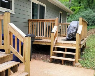 Jurney Home A Private 3BR Bungalow Min to Downtown - Statesville