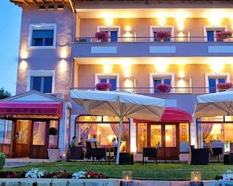 Anastassiou Hotel - Bike and motorcycle friendly hotel - Maniaki - Edificio