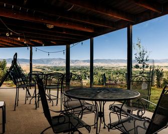 The Mountain View Walk Out , Truly Panoramic View - Sheridan - Balcony