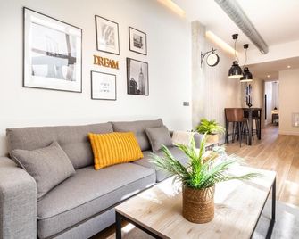 Huelin Suites - Málaga - Olohuone