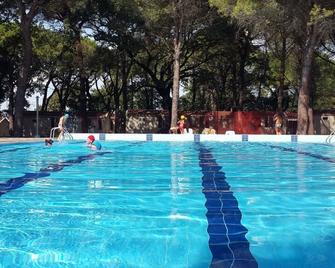 Belvedere Pineta Camping Village Grado - Belvedere - Pool