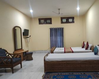 Homocation Panchami Homestay - Kaziranga - Bedroom