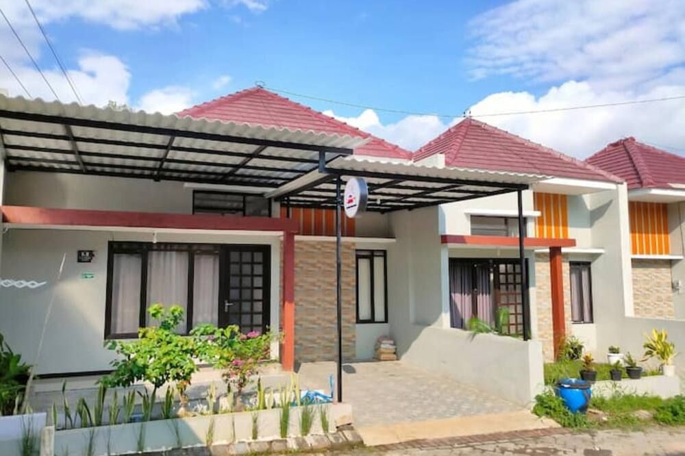 Flaz Villa - Malang - Building