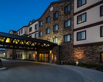 Staybridge Suites Grand Forks By IHG - גרנד פורקס - בניין