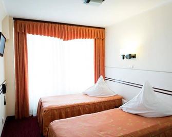 Hotel Zamca Suceava - Suceava - Bedroom