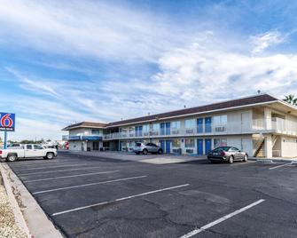 Motel 6 El Centro - El Centro - Building