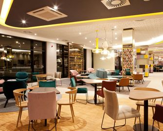 Hampton by Hilton Munich Airport South - Халбергмоос - Ресторан