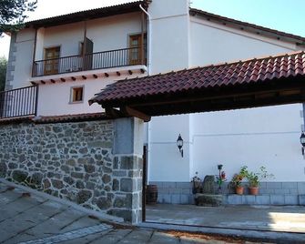 Hotel Cinco Castaños - Candelario - Budova