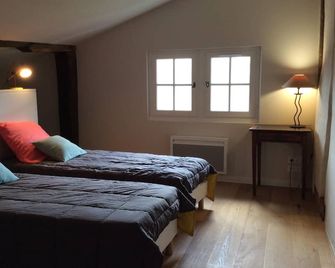 Apartment in Basque house - Sare - Chambre