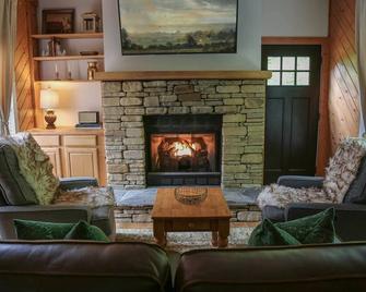 3 minutes to posh Downtown or majestic Dry Falls - Highlands - Lounge