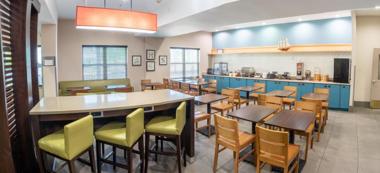 Country Inn & Suites by Radisson,Wilmington, NC