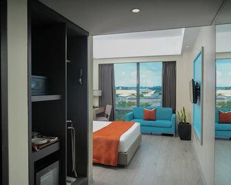 Mcollection - Stay Across Naia Terminal 3 in Newport City - Manila