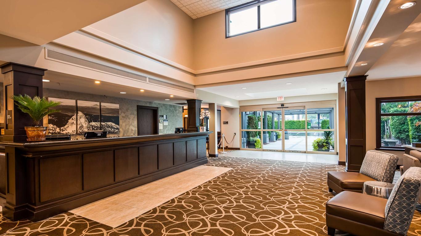 Best Western Plus Pitt Meadows Inn & Suites