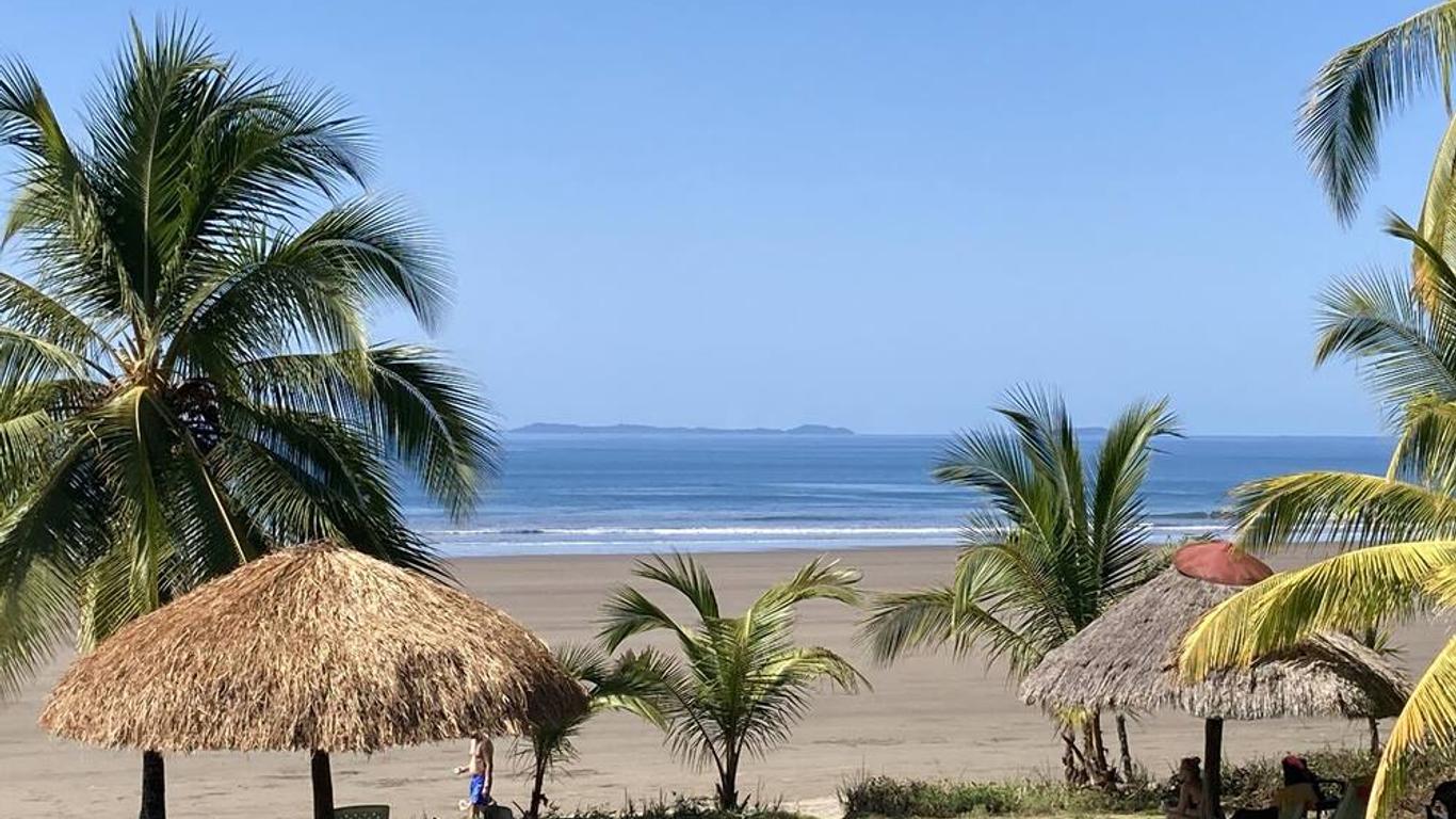 Las Lajas Beach Resort