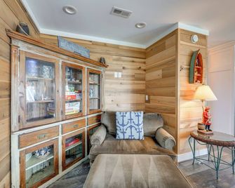 Steps to Beach: Bright Emerald Isle Retreat - Emerald Isle