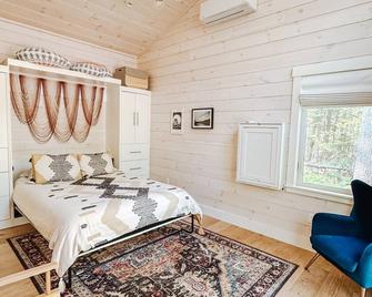 Luxury Nature Spa and Retreat - West Bath - Bedroom