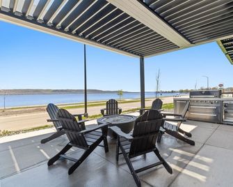 Condo with stunning views of Lake Pepin Unit 102 - Lake City - Balcony