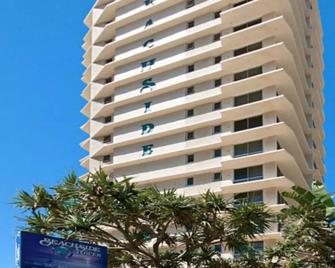Beachside Tower Apartments - Main Beach - Building