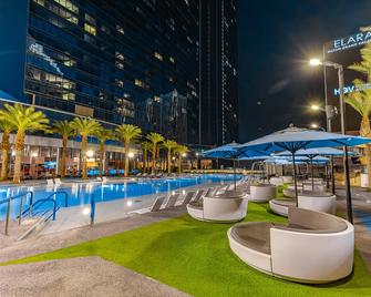 Hilton Grand Vacations Club Elara Center Strip Las Vegas - Las Vegas - Pool
