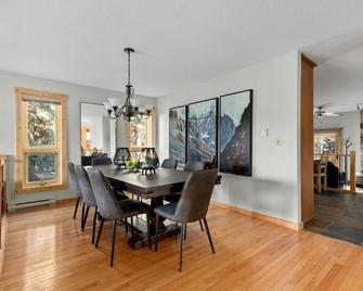 6 Br Home I Priv Pool Hottub I Pooltable - Invermere