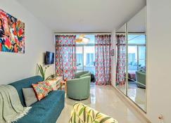 Holiday Home Torremolinos - Tropical Apartment - Torremolinos - Living room
