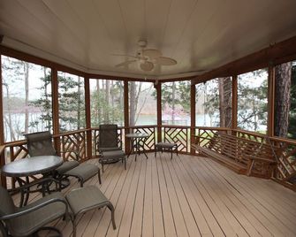 Hartwell Manor - Lavonia - Balcón