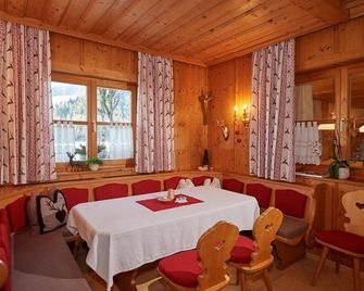 Apartment B (4-6 persons/2 bedrooms, 1 WSR) - Pension Kreuzer - Flachau - Dining room