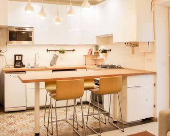 Charming 4p apartment in the heart of the 18th - Paris - Kitchen