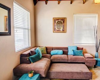 1-Bedroom Condo at Villa Ithaca Overlooking Charlotte Amalie Harbor - Saint Thomas Island - Sala de estar