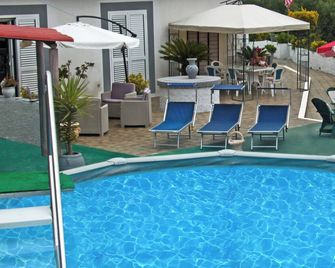 Villa Lesto Holiday Home - Ischia Apartment - Barano d'Ischia - Piscina