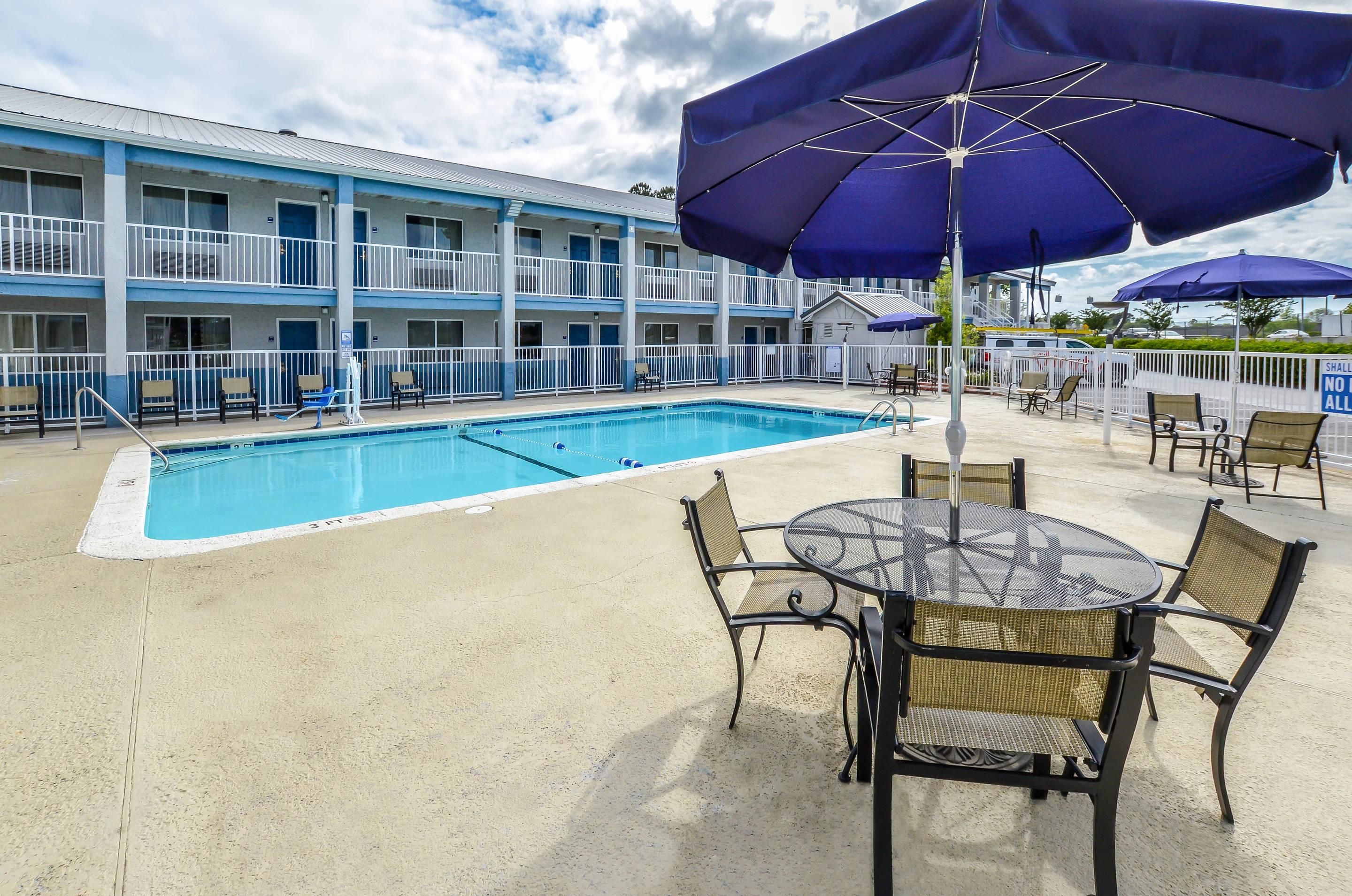 Rodeway Inn North Charleston - Ashley Phosphate - North Charleston - Pool