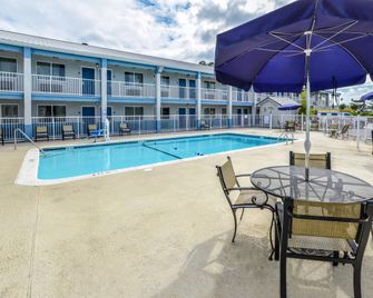 Rodeway Inn North Charleston - Ashley Phosphate - North Charleston - Pool