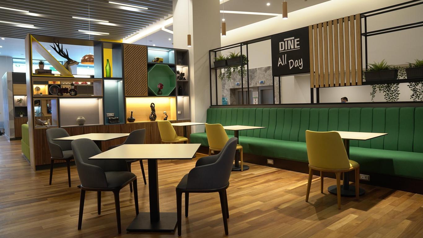 هوليداي إن إسطنبول سيسلي، آن آي آيتش جي هوتل