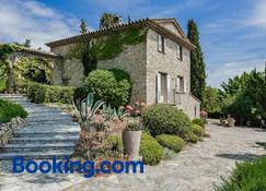 Le Manoir de L'Etang - Mougins - Rakennus