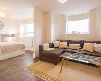 Skyline Luxury Apartments - Stevenage - Living room