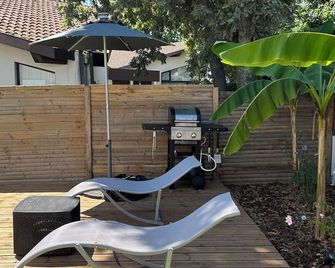 Logement avec piscine privée chauffée - Biarritz - Patio