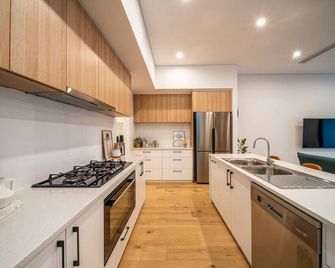 Sylo Luxury Apartments - Penthouse Lvl 3 - Adelaide - Kitchen