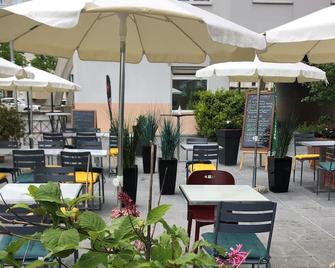 Campanile Saint-Quentin-En-Yvelines - Montigny-le-Bretonneux - Bâtiment