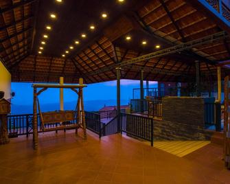 Olive Golden Ridge Resort - Chinnakanal - Balcony
