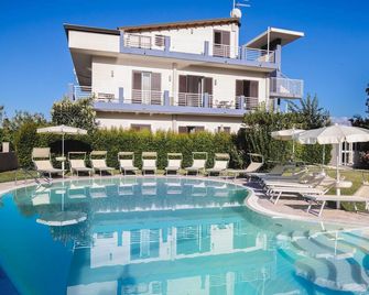 Selenite - Capo d'Orlando - Pool