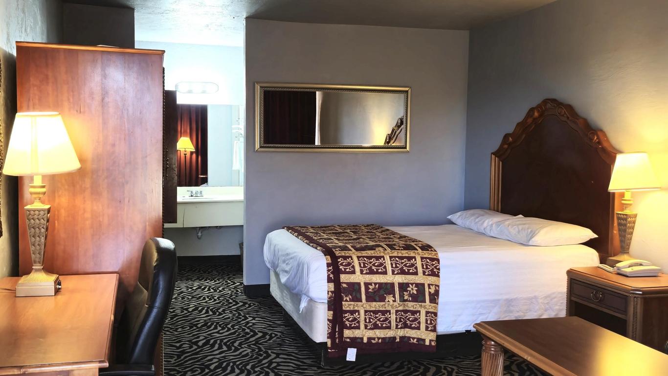 Castle inn & suites by OYO Lawton