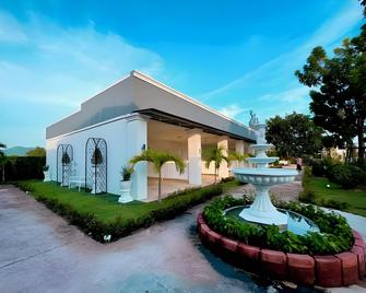 Venus Resort in Pranburi - Pran Buri - Building