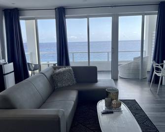 Saint Tropez Boutique Hotel - Willemstad - Wohnzimmer