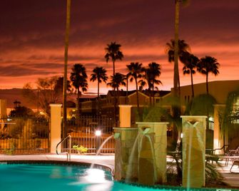 تاون بليس سويتس باي ماريوت تسكان إيربورت - توكسون - حوض السباحة