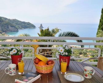 Mazis Apartments - Agios Gordios - Balkon