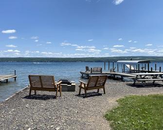 Plum Point Villa - Stunning View In The Heart Of The Finger Lakes! - Himrod - Patio