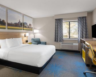 Days Inn by Wyndham Davenport - Davenport - Slaapkamer