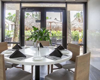Holiday Inn Resort Panama City Beach By IHG - Panama City Beach - Dining room